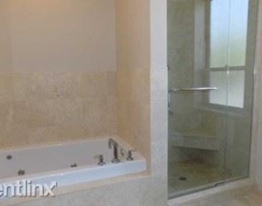 1635 W Cortland St Apt 201 - Photo Thumbnail 2