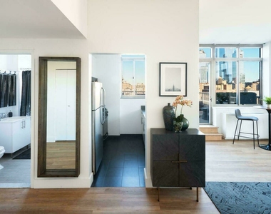 200 West 26th Street - Photo Thumbnail 3