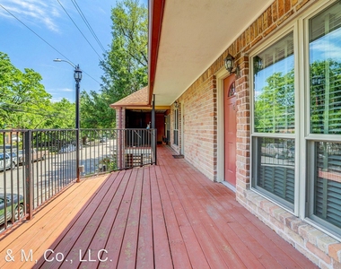 611 Hawthorne - Photo Thumbnail 4