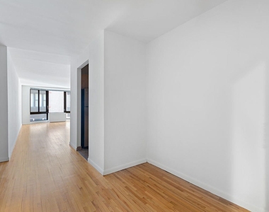 48 West 68th Street - Photo Thumbnail 7