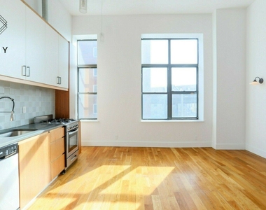 950 Willoughby Avenue - Photo Thumbnail 2