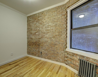 411 W 48th Street - Photo Thumbnail 4