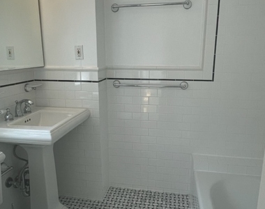 147 West 79th Street, 9A - Photo Thumbnail 10