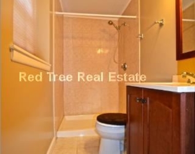 35 Lake Shore Ct, Apt 1 1 - Photo Thumbnail 5