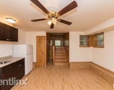 1535 W Addison St 1 - Photo Thumbnail 4