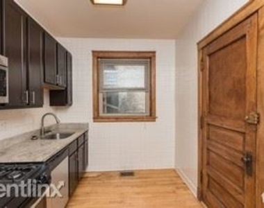 1535 W Addison St 1 - Photo Thumbnail 3