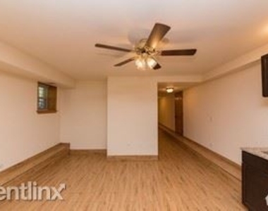 1535 W Addison St 1 - Photo Thumbnail 10