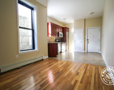 460 Throop Avenue - Photo Thumbnail 2