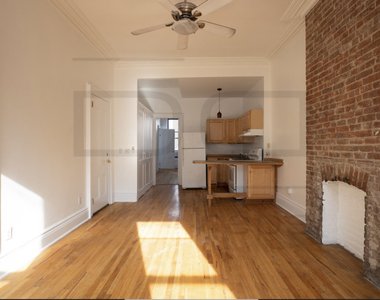 455a Myrtle Avenue - Photo Thumbnail 2