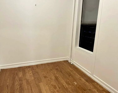2305 2nd Avenue - Photo Thumbnail 3