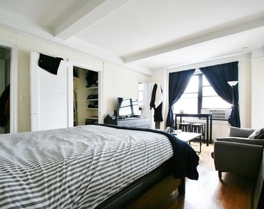 455 West 34th Street - Photo Thumbnail 0