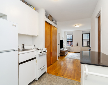 334 East 82nd Street - Photo Thumbnail 3