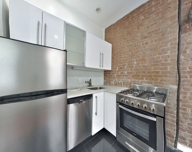 526 West 46th Street - Photo Thumbnail 5