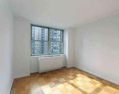 166 East 34th Street - Photo Thumbnail 2