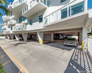 1650 Brickell Ave - Photo Thumbnail 4