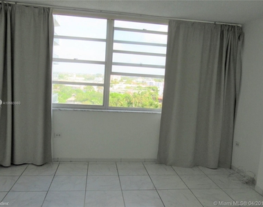 7135 Collins Ave - Photo Thumbnail 10