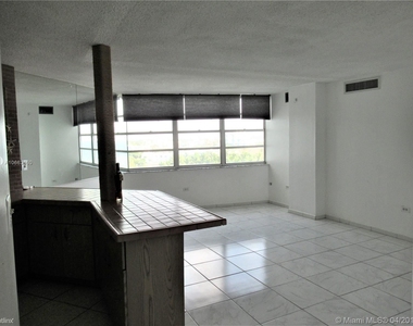 7135 Collins Ave - Photo Thumbnail 4