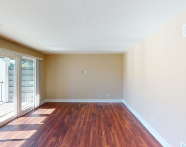 1001 Cresta Way - Photo Thumbnail 1