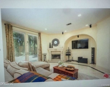 5717 Melvin Ave - Photo Thumbnail 5