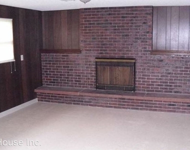 2801 Eagle Drive - Photo Thumbnail 4