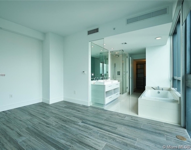 650 Ne 32nd St Unit 1208 - Photo Thumbnail 6