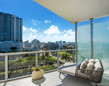 2201 Collins Ave - Photo Thumbnail 6