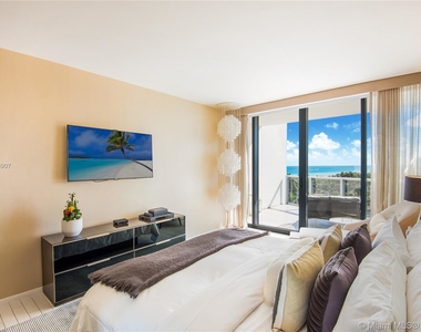 2201 Collins Ave - Photo Thumbnail 10