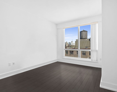 350 West 42nd Street - Photo Thumbnail 6