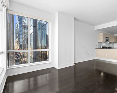 350 West 42nd Street - Photo Thumbnail 3