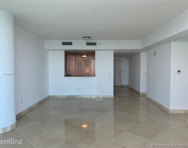 2101 Brickell Ave Apt 3205 - Photo Thumbnail 14