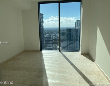 68 Se 6th St Apt 3203 - Photo Thumbnail 9