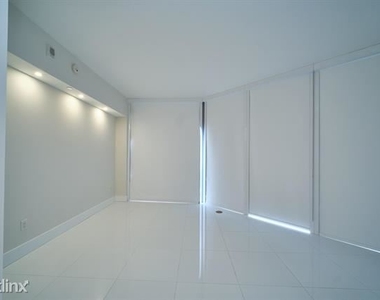 1300 Brickell Bay Dr Apt 2709 - Photo Thumbnail 18