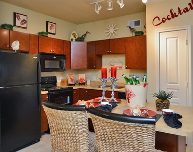 201 River Pointe Dr - Photo Thumbnail 2