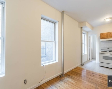 522 East 11th Street - Photo Thumbnail 1