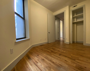 461 Park Place - Photo Thumbnail 4