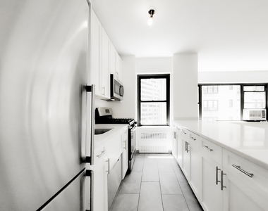 412 East 55th Street - Photo Thumbnail 2