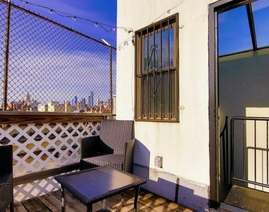 620 East 11th Street - Photo Thumbnail 0