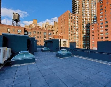 325 East 78th Street - Photo Thumbnail 11