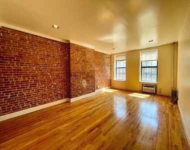 422 East 83rd Street - Photo Thumbnail 1