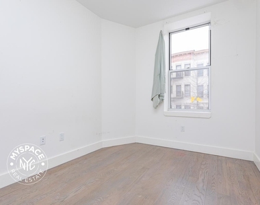 824 St Johns Place - Photo Thumbnail 3