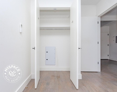 824 St Johns Place - Photo Thumbnail 2