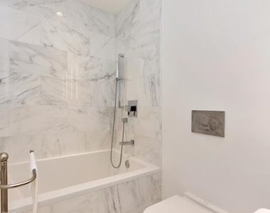 1451 Brickell Ave Unit 1601 - Photo Thumbnail 8