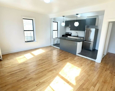 435 Grand St - Photo Thumbnail 3