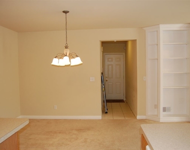 5706 Hampshire Ln - Photo Thumbnail 9