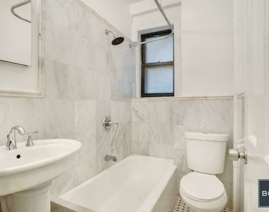 245 West 51st Street - Photo Thumbnail 4