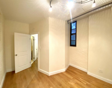 207 West 11th Street - Photo Thumbnail 5