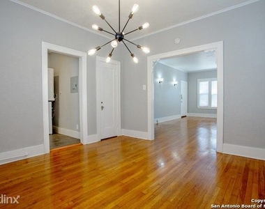 121 E Norwood Ct Apt 1 - Photo Thumbnail 9