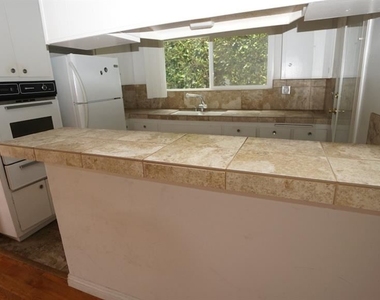 1453 Berkeley St Apt 1 - Photo Thumbnail 4