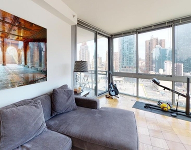 505 West 37th Street - Photo Thumbnail 2