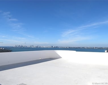 6365 Collins Ave - Photo Thumbnail 15